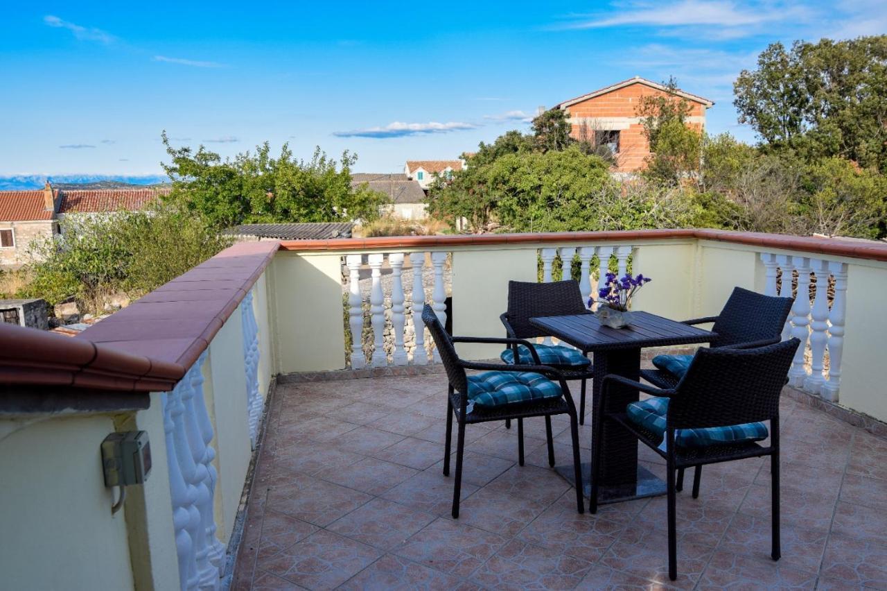 Apartment Bella Vista Veli Iz